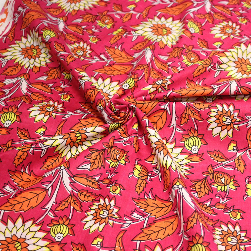 Tissu coton fin imprimé INDIENNES, rose fuchsia aux grandes fleurs jaunes blanches oranges - TissusPapi.com