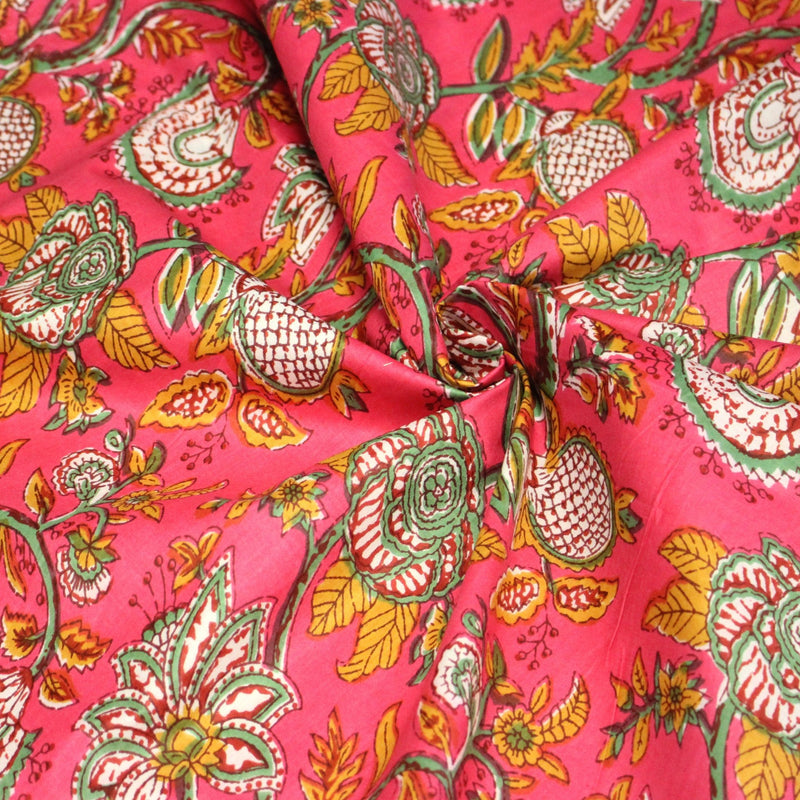 Tissu coton fin imprimé INDIENNES, rose fuchsia aux fines fleurs jaunes rouges et vertes - TissusPapi.com