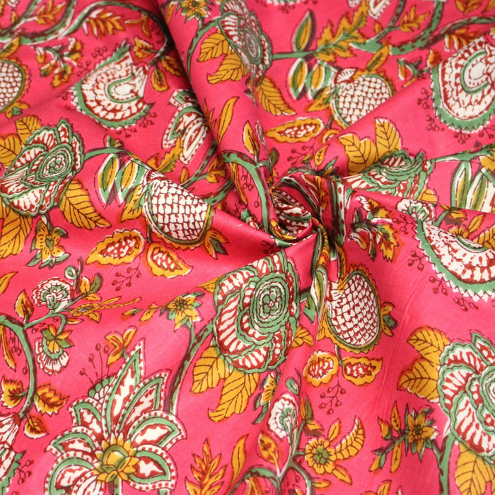 Tissu coton fin imprimé INDIENNES, rose fuchsia aux fines fleurs jaunes rouges et vertes - TissusPapi.com