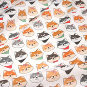Tissu cotonnade KAWAII aux chiens japonais Shiba blancs, gris et roux, noeud papillon & bandanas - OEKO - TEX - TissusPapi.com