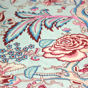 Tissu coton fin imprimé INDIENNES, bleu d'eau aux grandes fleurs écrues, bleues, rouges et roses - TissusPapi.com