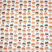 Tissu cotonnade KAWAII aux chiens japonais Shiba blancs, gris et roux, noeud papillon & bandanas - OEKO - TEX - TissusPapi.com
