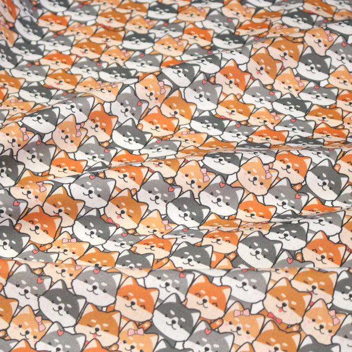 Tissu cotonnade KAWAII aux chiens japonais Shiba blancs, gris et roux, noeud papillon - OEKO-TEX