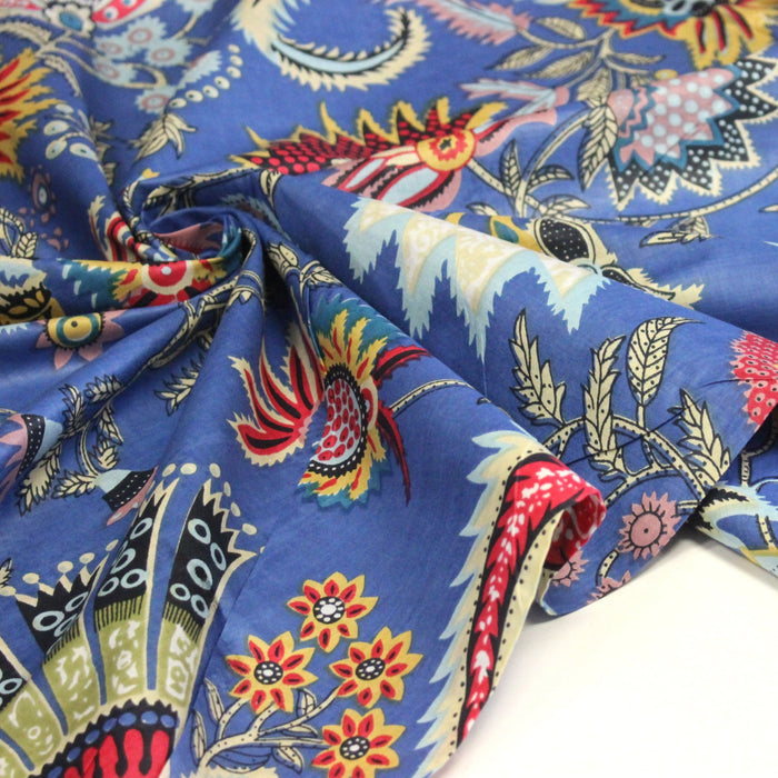 Tissu coton fin imprimé INDIENNES, bleu aux fleurs et motifs indiens multicolores - TissusPapi.com