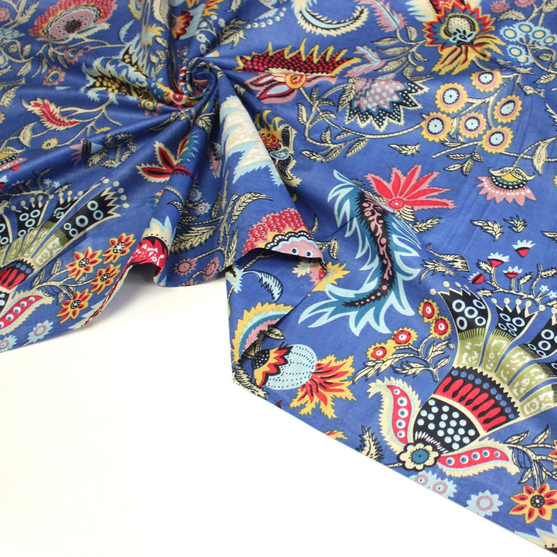 Tissu coton fin imprimé INDIENNES, bleu aux fleurs et motifs indiens multicolores - TissusPapi.com