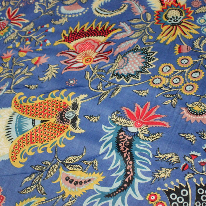 Tissu coton fin imprimé INDIENNES, bleu aux fleurs et motifs indiens multicolores - TissusPapi.com
