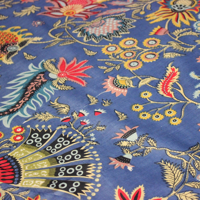 Tissu coton fin imprimé INDIENNES, bleu aux fleurs et motifs indiens multicolores - TissusPapi.com