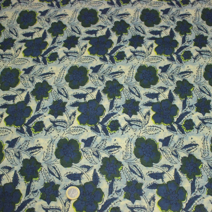 Tissu coton fin imprimé INDIENNES, faux uni vert pâle, fleurs et feuilles bleu indigo et vert anglais - STANDARD 100 OEKO - TEX - TissusPapi.com