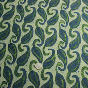 Tissu coton fin imprimé INDIENNES, vert pâle aux feuilles bleues et vertes - STANDARD 100 OEKO - TEX - TissusPapi.com