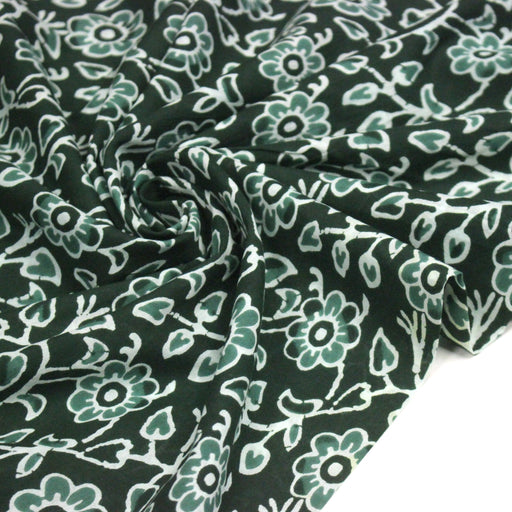 Tissu coton fin imprimé INDIENNES, vert bouteille aux fleurs et feuilles vertes et blanches - STANDARD 100 OEKO - TEX - TissusPapi.com
