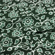 Tissu coton fin imprimé INDIENNES, vert bouteille aux fleurs et feuilles vertes et blanches - STANDARD 100 OEKO - TEX - TissusPapi.com