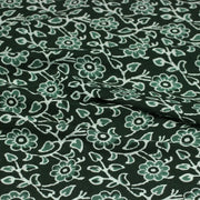 Tissu coton fin imprimé INDIENNES, vert bouteille aux fleurs et feuilles vertes et blanches - STANDARD 100 OEKO - TEX - TissusPapi.com