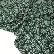 Tissu coton fin imprimé INDIENNES, vert bouteille aux fleurs et feuilles vertes et blanches - STANDARD 100 OEKO - TEX - TissusPapi.com