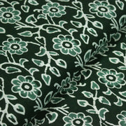 Tissu coton fin imprimé INDIENNES, vert bouteille aux fleurs et feuilles vertes et blanches - STANDARD 100 OEKO - TEX - TissusPapi.com