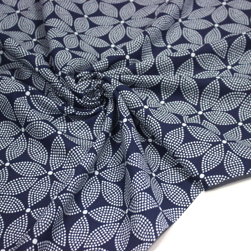 Tissu coton fin imprimé INDIENNES, bleu marine aux fleurs à pois blanc cassé - STANDARD 100 OEKO - TEX - TissusPapi.com