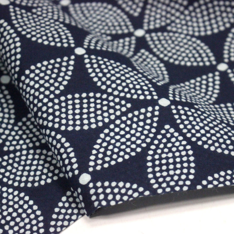 Tissu coton fin imprimé INDIENNES, bleu marine aux fleurs à pois blanc cassé - STANDARD 100 OEKO - TEX - TissusPapi.com