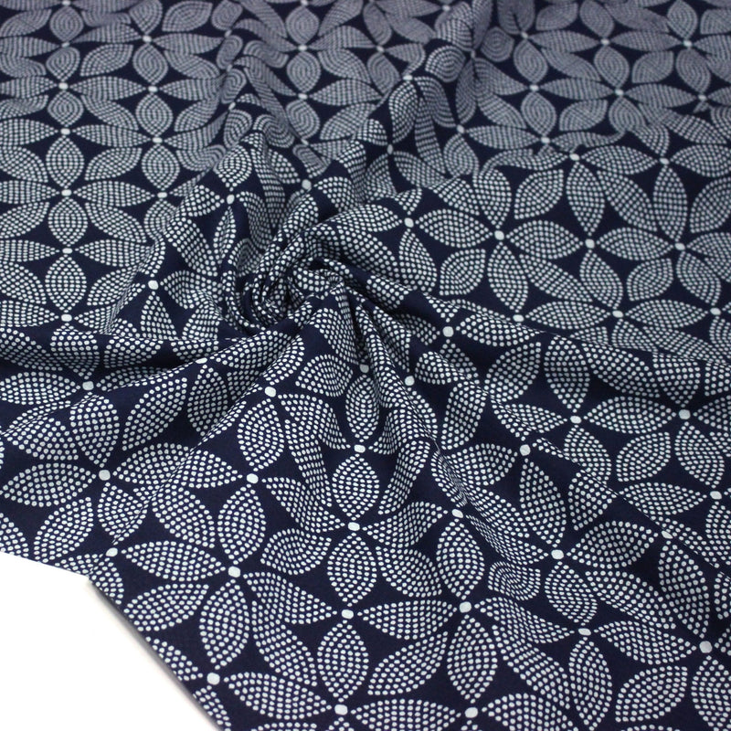 Tissu coton fin imprimé INDIENNES, bleu marine aux fleurs à pois blanc cassé - STANDARD 100 OEKO - TEX - TissusPapi.com