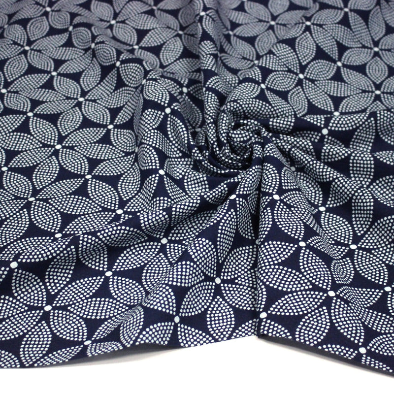 Tissu coton fin imprimé INDIENNES, bleu marine aux fleurs à pois blanc cassé - STANDARD 100 OEKO - TEX - TissusPapi.com