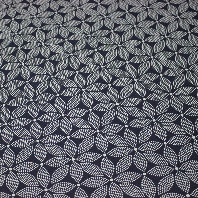 Tissu coton fin imprimé INDIENNES, bleu marine aux fleurs à pois blanc cassé - STANDARD 100 OEKO - TEX - TissusPapi.com
