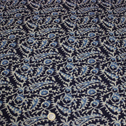 Tissu coton fin imprimé INDIENNES, bleu marine aux fleurs traditionnelles bleues et écrues - STANDARD 100 OEKO - TEX - TissusPapi.com