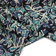 Tissu coton fin imprimé INDIENNES, fleuri traditionnel bleu écru vert, fond bleu marine - STANDARD 100 OEKO - TEX - TissusPapi.com