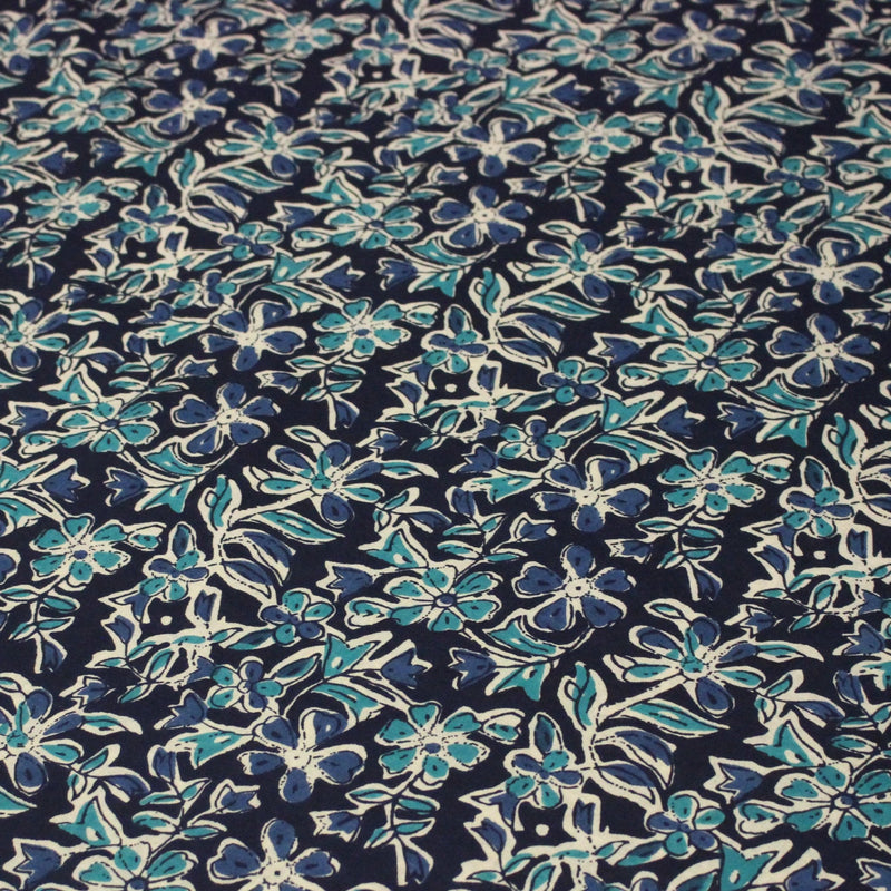 Tissu coton fin imprimé INDIENNES, fleuri traditionnel bleu écru vert, fond bleu marine - STANDARD 100 OEKO - TEX - TissusPapi.com