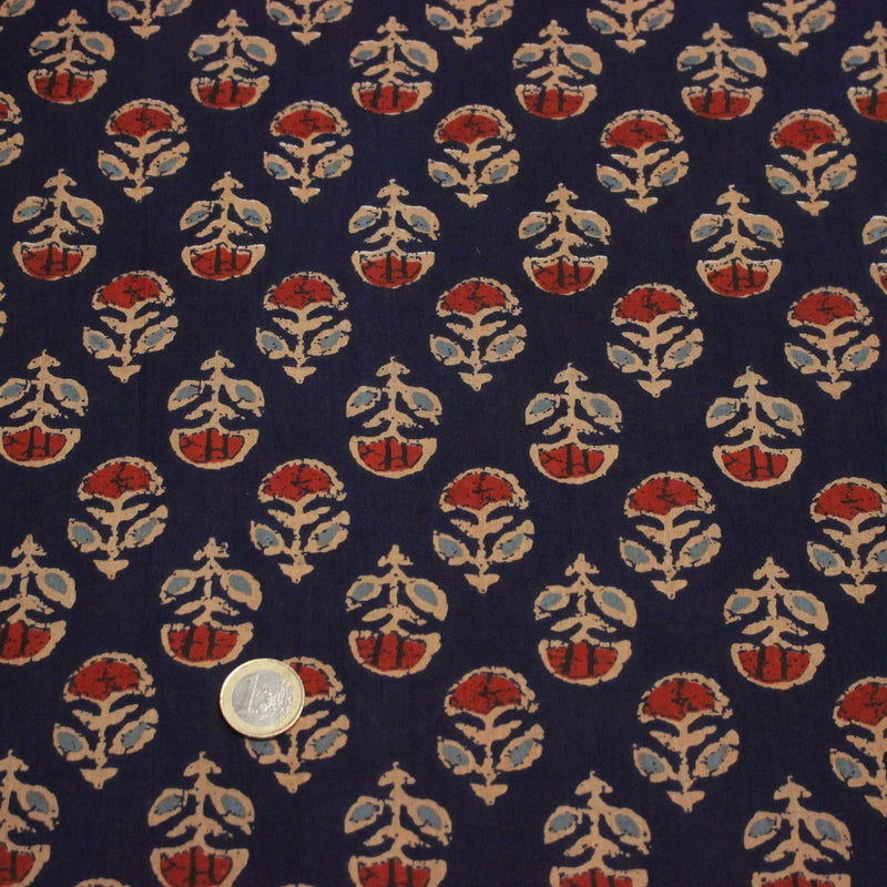 Tissu coton fin imprimé INDIENNES, marine aux fleurs traditionnelles rouge ocre et bleu - STANDARD 100 OEKO - TEX - TissusPapi.com