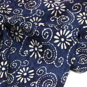 Tissu coton fin imprimé INDIENNES, fleurs et arabesques écrues, fond bleu - STANDARD 100 OEKO - TEX - TissusPapi.com