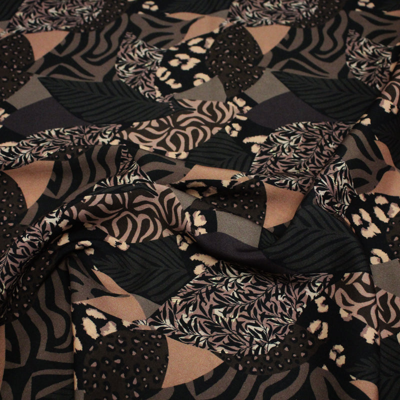 Tissu Viscose fluide motifs géométriques, taupe, noir et chocolat, KAROO - STANDARD 100 OEKO - TEX - TissusPapi.com