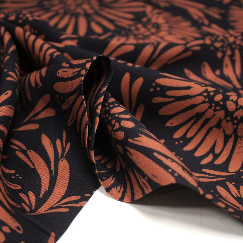 Tissu Viscose fluide noir aux grandes fleurs rouille, AUDREY - STANDARD 100 OEKO - TEX - TissusPapi.com
