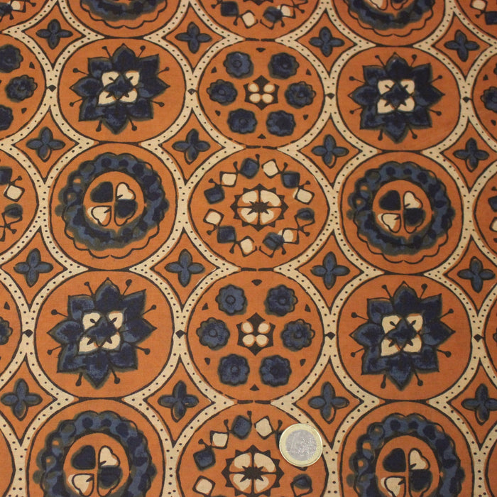 Tissu coton fin imprimé INDIENNES, cercles, fleurs et formes, fond ocre - STANDARD 100 OEKO - TEX - TissusPapi.com