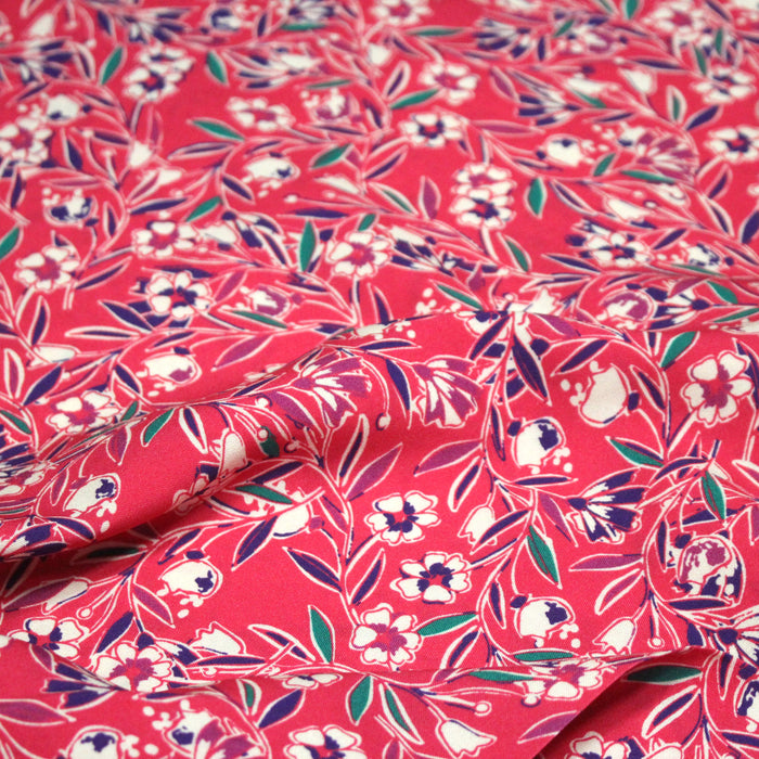 Tissu Viscose fluide fuchsia, fines fleurs blanches et violettes, GALBIA - STANDARD 100 OEKO-TEX