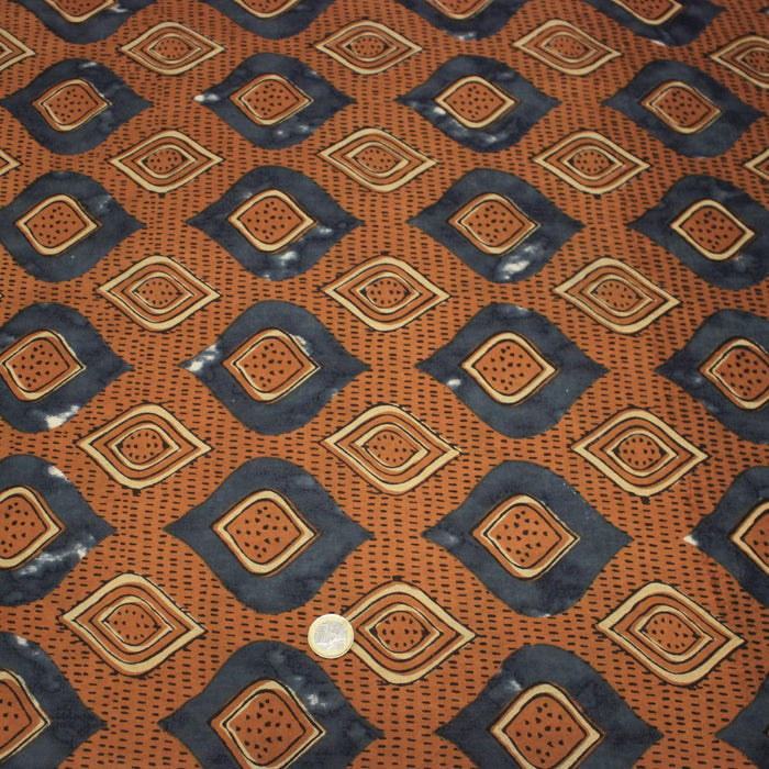 Tissu coton fin imprimé INDIENNES, losanges ocres et bleus - STANDARD 100 OEKO - TEX - TissusPapi.com