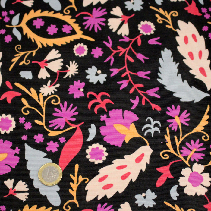 Tissu velours milleraies imprimé noir aux fleurs roses oranges - STANDARD 100 OEKO-TEX