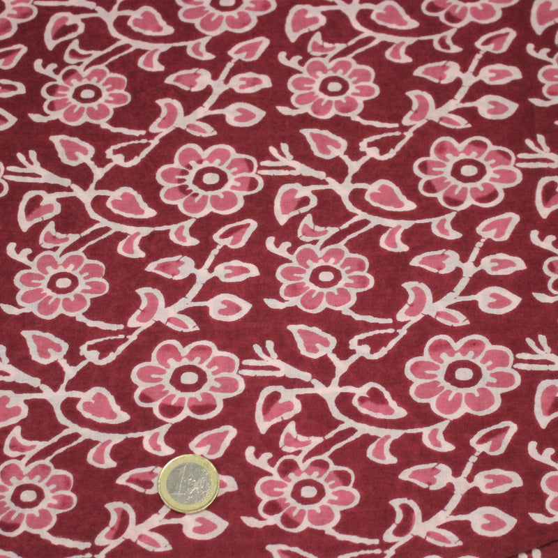 Tissu coton fin imprimé INDIENNES, rose magenta aux fleurs blanches et roses - STANDARD 100 OEKO - TEX - TissusPapi.com