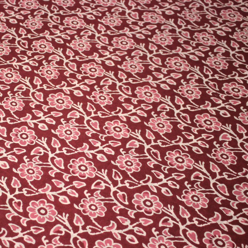 Tissu coton fin imprimé INDIENNES, rose magenta aux fleurs blanches et roses - STANDARD 100 OEKO - TEX - TissusPapi.com