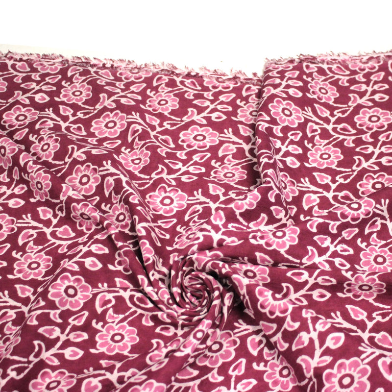Tissu coton fin imprimé INDIENNES, rose magenta aux fleurs blanches et roses - STANDARD 100 OEKO - TEX - TissusPapi.com
