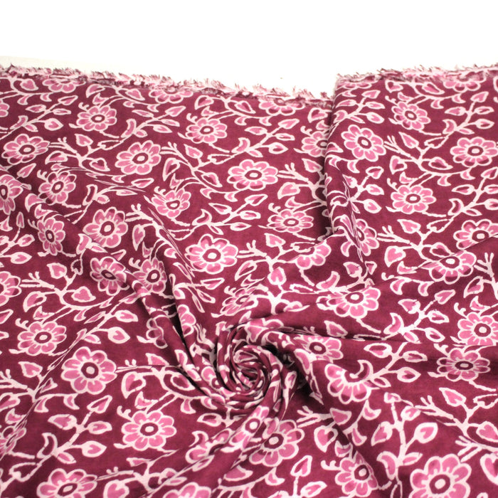 Tissu coton fin imprimé INDIENNES, rose magenta aux fleurs blanches et roses - STANDARD 100 OEKO - TEX - TissusPapi.com