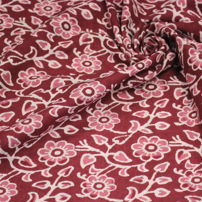 Tissu coton fin imprimé INDIENNES, rose magenta aux fleurs blanches et roses - STANDARD 100 OEKO - TEX - TissusPapi.com