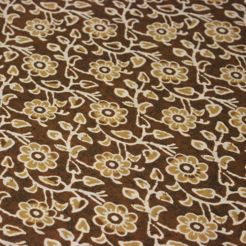 Tissu coton fin imprimé INDIENNES, ocre aux fleurs blanches et crème - STANDARD 100 OEKO - TEX - TissusPapi.com