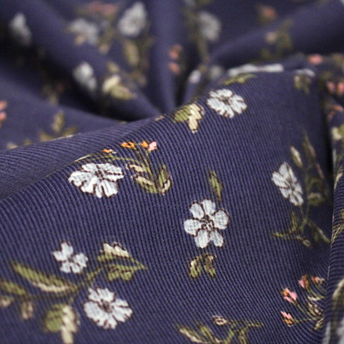 Tissu velours milleraies imprimé violet aux fines fleurs parme grises - STANDARD 100 OEKO-TEX