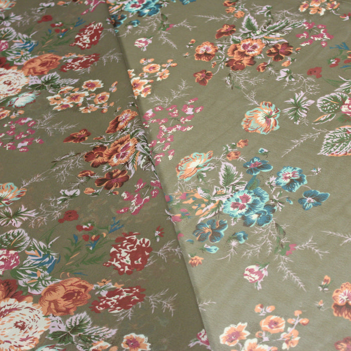 Tissu crêpe de polyester aux fleurs, fond taupe - COLLECTION ALMA