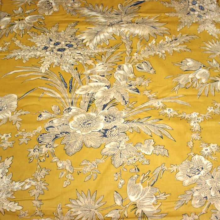Tissu coton fin imprimé INDIENNES, jaune safran aux fleurs bleues et écrues, esprit Toile de Jouy - TissusPapi.com