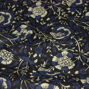 Tissu coton fin imprimé INDIENNES, noir aux fleurs traditionnelles écrues et bleues - TissusPapi.com
