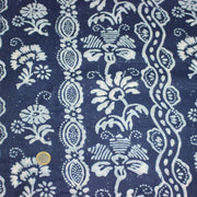 Tissu coton fin imprimé INDIENNES, bleu aux fleurs, frises et motifs géométriques bleu ciel et blancs - TissusPapi.com