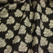 Tissu coton fin imprimé INDIENNES, noir aux fleurs tradtionnelles écrues - TissusPapi.com