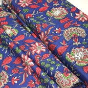 Tissu coton fin imprimé INDIENNES, bleu roi aux fleurs traditionnelles rouge magenta, vertes et écrues - TissusPapi.com
