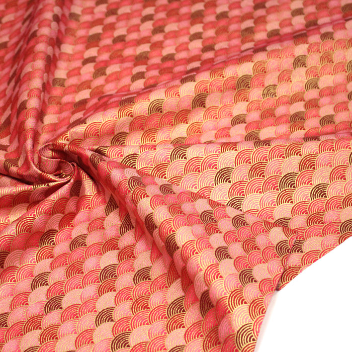 Tissu cotonnade motif vagues japonaises Seigaiha rouge, rose & doré - COLLECTION JAPON DORÉ