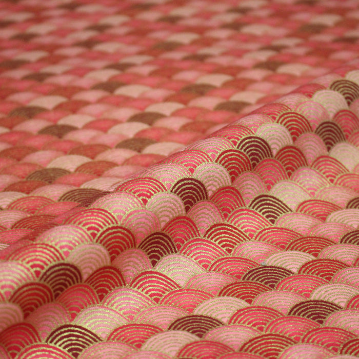 Tissu cotonnade motif vagues japonaises Seigaiha rouge, rose & doré - COLLECTION JAPON DORÉ