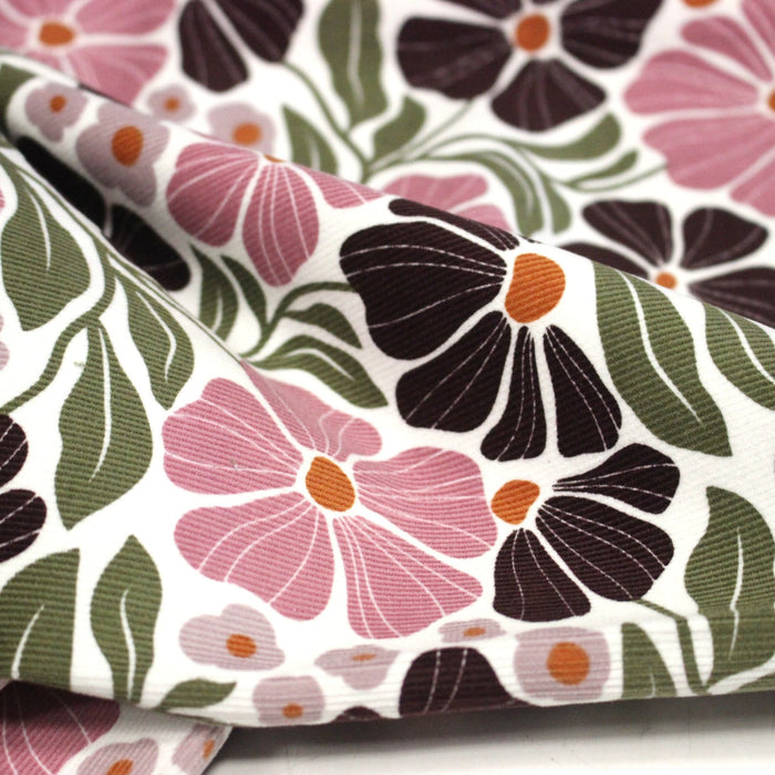 Tissu velours milleraies imprimé SEVENTIES, fleuri rose & aubergine, feuilles vertes - STANDARD 100 OEKO - TEX - TissusPapi.com